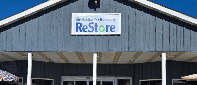 Antiques, Art and Oddities Sale